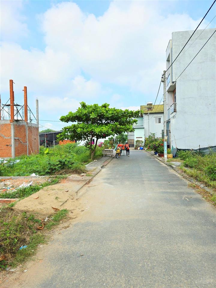 Đất thổ cư 50m², ngang 5.5, đường rộng 7m, gần chợ long phước q9