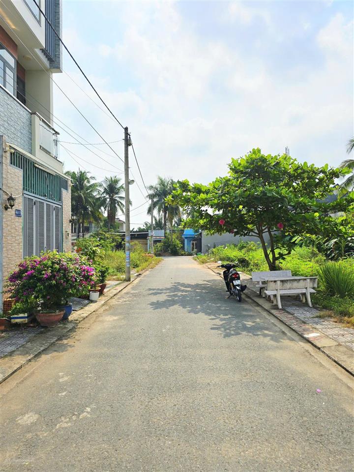 Đất thổ cư 50m², ngang 5.5, đường rộng 7m, gần chợ long phước q9