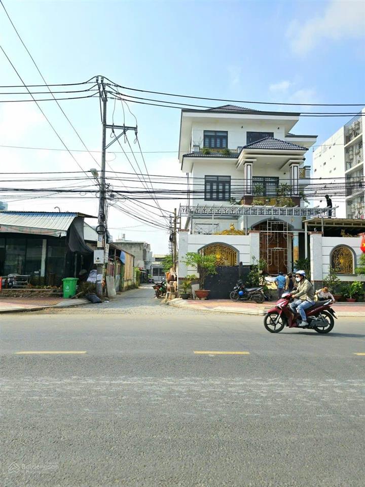 Nhà phố 107m², hẻm xe hơi, ngang 7m, gần chợ lò lu, q9