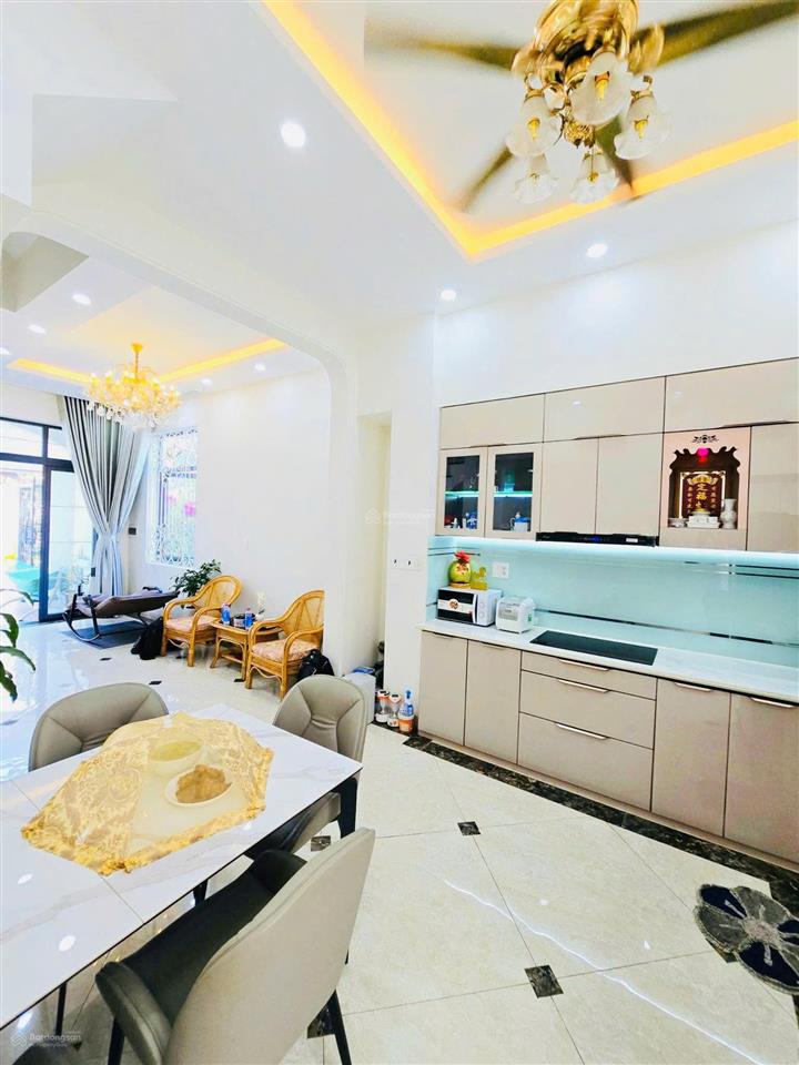 Nhà đẹp 4 tầng, 4pn, góc công viên thoáng đẹp võ văn hát long trường q9