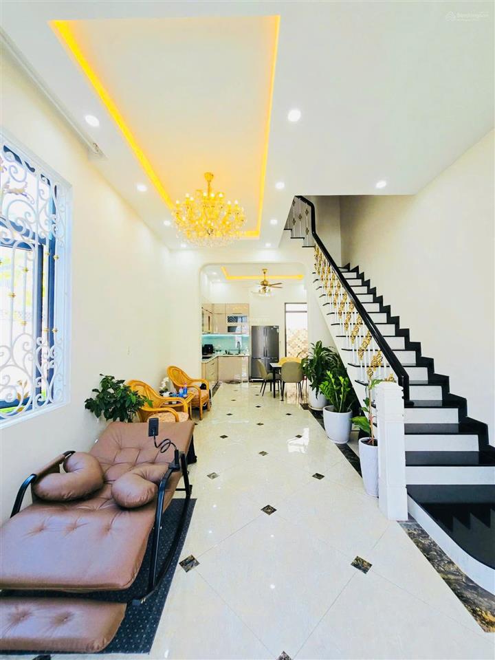 Nhà đẹp 4 tầng, 4pn, góc công viên thoáng đẹp võ văn hát long trường q9