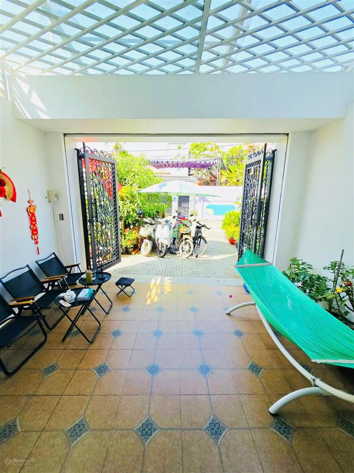 Nhà đẹp 4 tầng, 4pn, góc công viên thoáng đẹp võ văn hát long trường q9