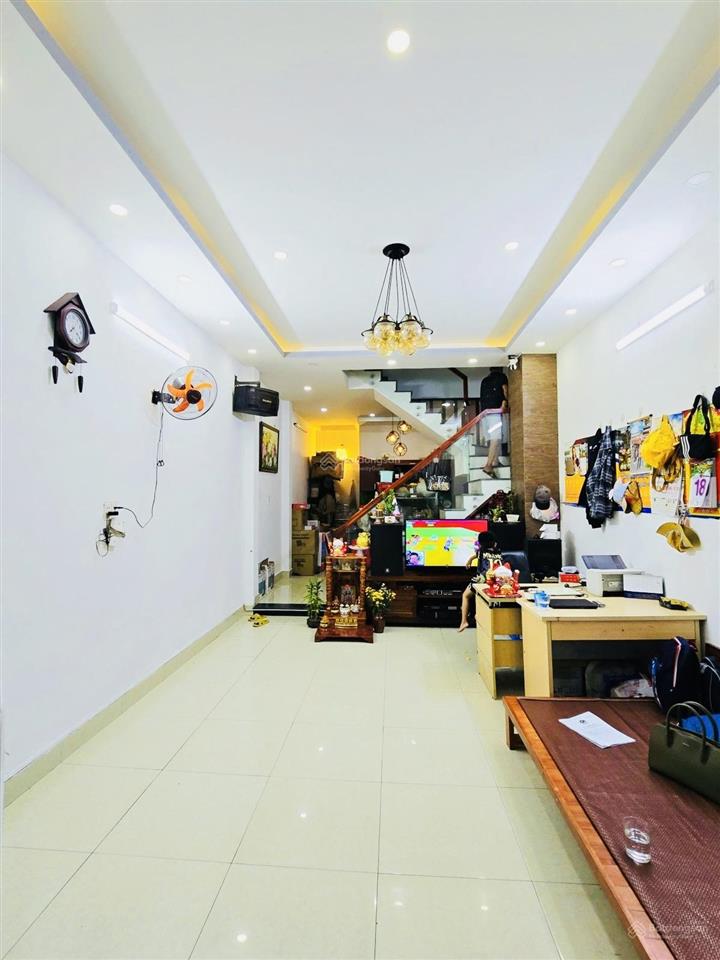 Nhà phố 54m2, 3 tầng cách võ văn hát 20m, gần đh tài chính marketing