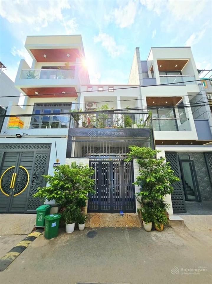 Nhà mới đẹp 3 tầng, 4pn, hẻm xe hơi 6m, gần chợ long trường q9