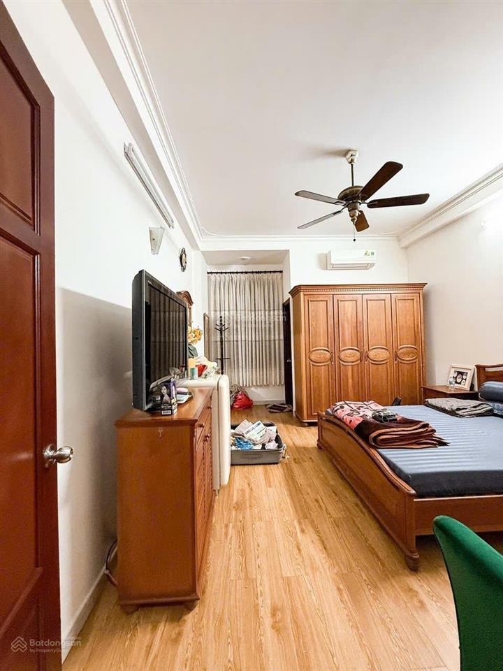 Mặt tiền siêu hiếm đường hoa, khu phan xích long phú nhuận 72m 5 tầng