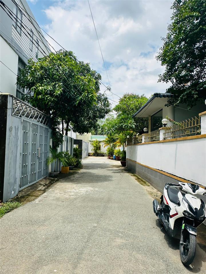 Đất nền 55.2m2  ngang 4.6m, hẻm xe hơi, gần ubnd p. long trường q9