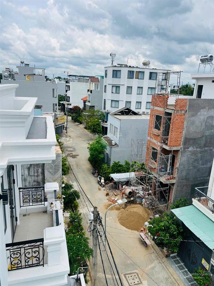 Bán nhà ngay chợ long trường 4 tầng | 4 pn | 68m2