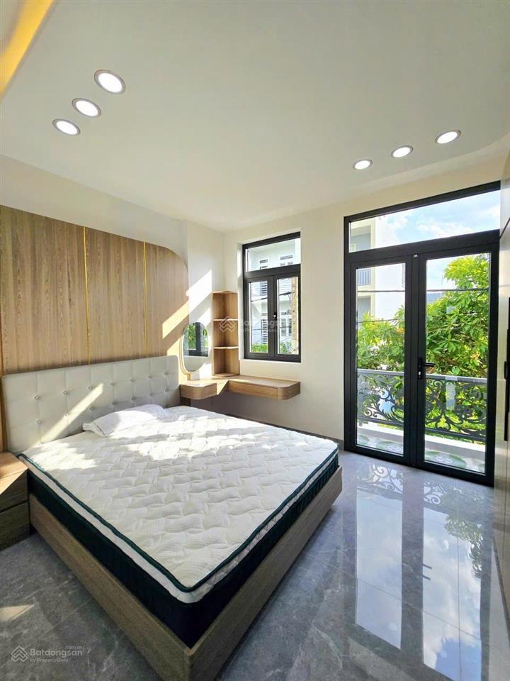 Nhà phố 4 tầng, 4pn, dtsd 224m2  đối diện kđt đông tăng long, gần vin q9