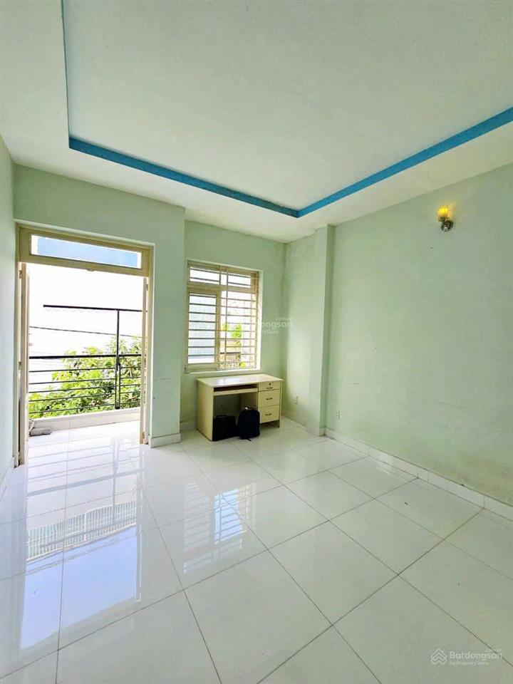 Nhà phố dtsd 112m hoàn công đủ đường ô tô gần uỷ ban p.long trường.