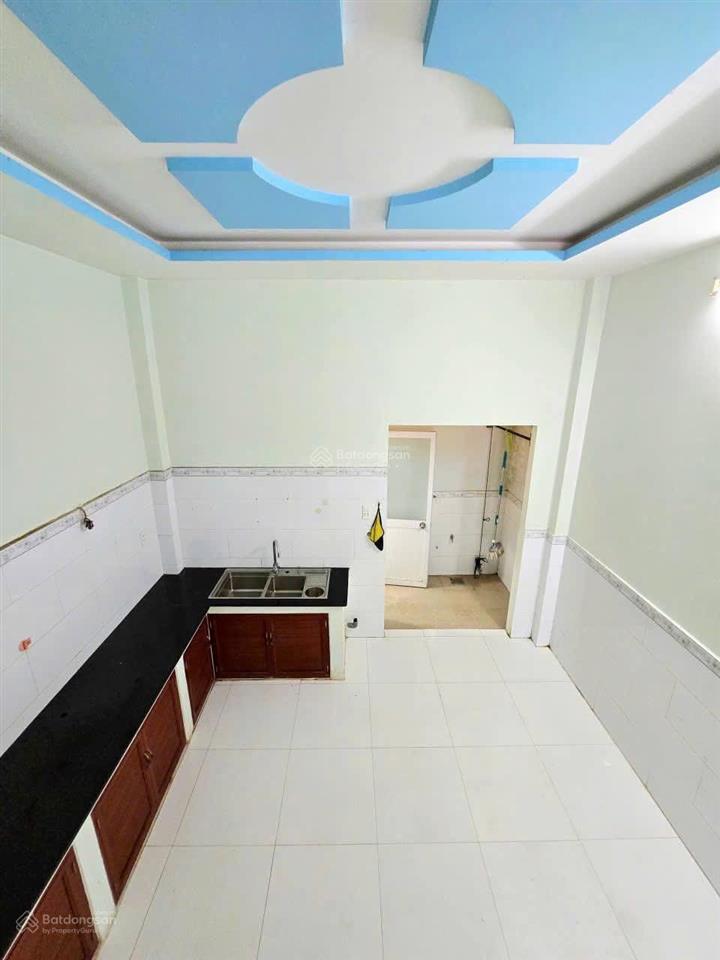Nhà phố dtsd 112m hoàn công đủ đường ô tô gần uỷ ban p.long trường.