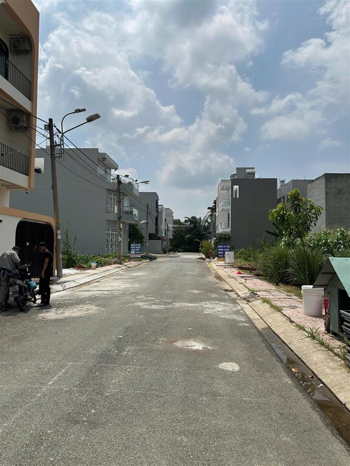 Gần đại học luật hẻm rộng 9m 81m ngang 6m long thuận long phước, q9.