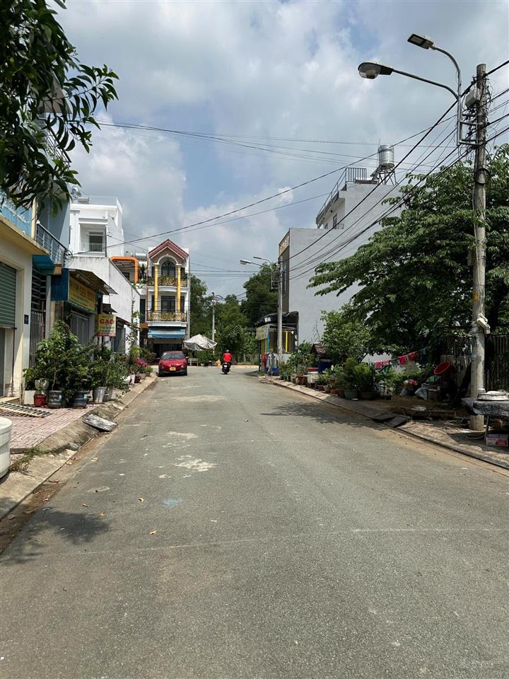 Gần đại học luật hẻm rộng 9m 81m ngang 6m long thuận long phước, q9.