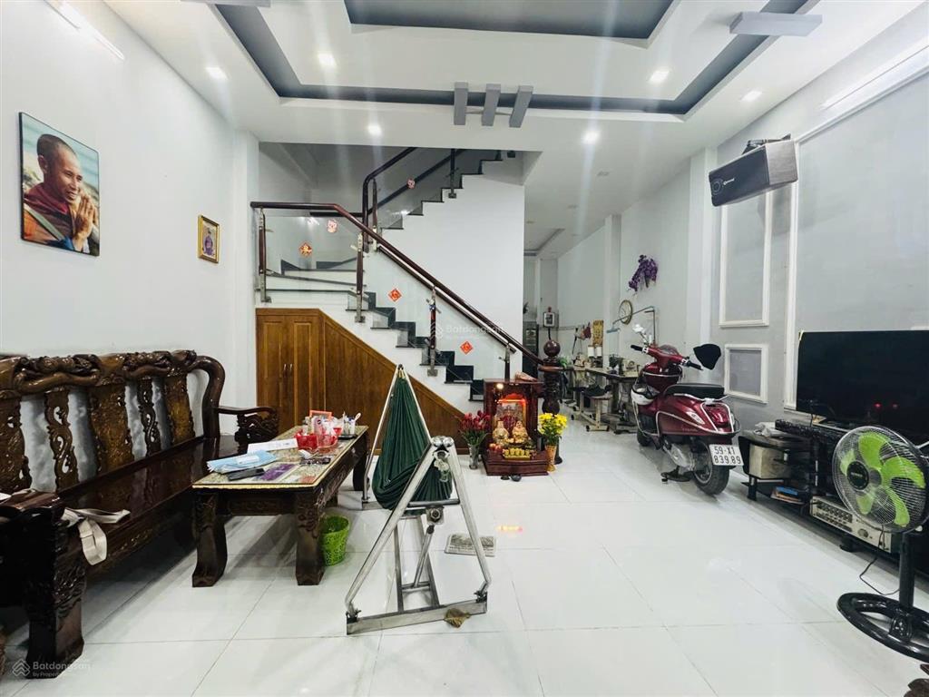 4.7 tỷ (còn thương lượng) nhà phố 60m ngang 5m, cạnh kđt đông tăng long q9
