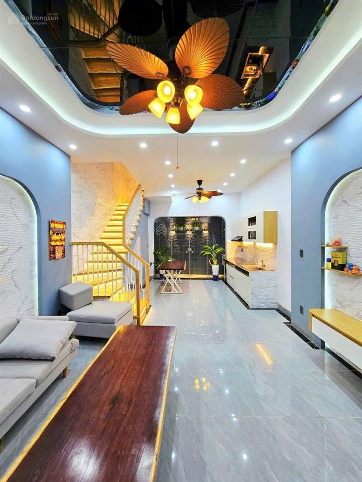 Nhà phố mới xây 4 tầng, 4pn | gần chợ long trường quận 9.