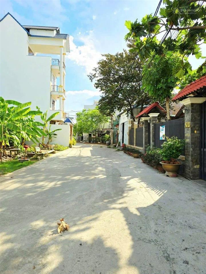 Nhà phố 52m2, 2 tầng, hoàn công đủ, đường ô tô, gần chợ long trường.