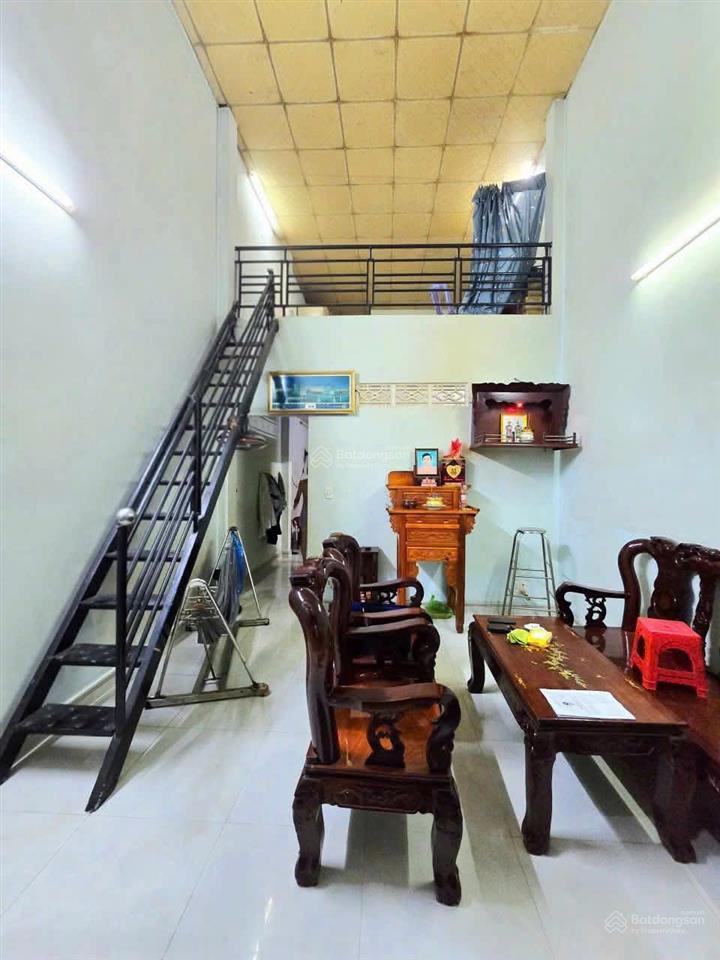 Nhà phố 52m2, 2 tầng, hoàn công đủ, đường ô tô, gần chợ long trường.
