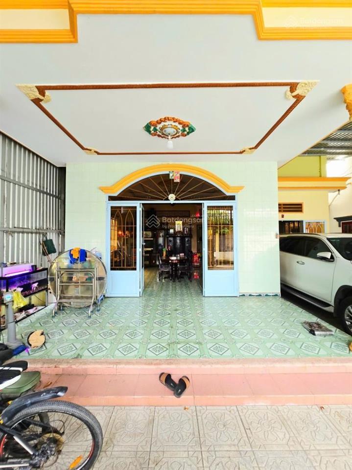 Chủ ngộp gấp bán tổng giảm 3.2tỷ, dt 200m2  giá 42.5 tr/m2