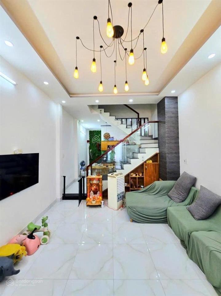 Nhà 3 tầng long trường 3pn ô tô tới cửa gần kđt đông tăng long.