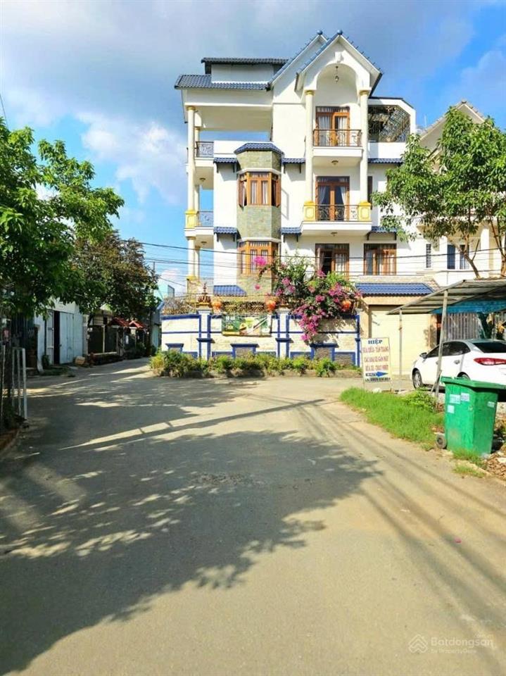 Nhà 3 tầng long trường 3pn ô tô tới cửa gần kđt đông tăng long.