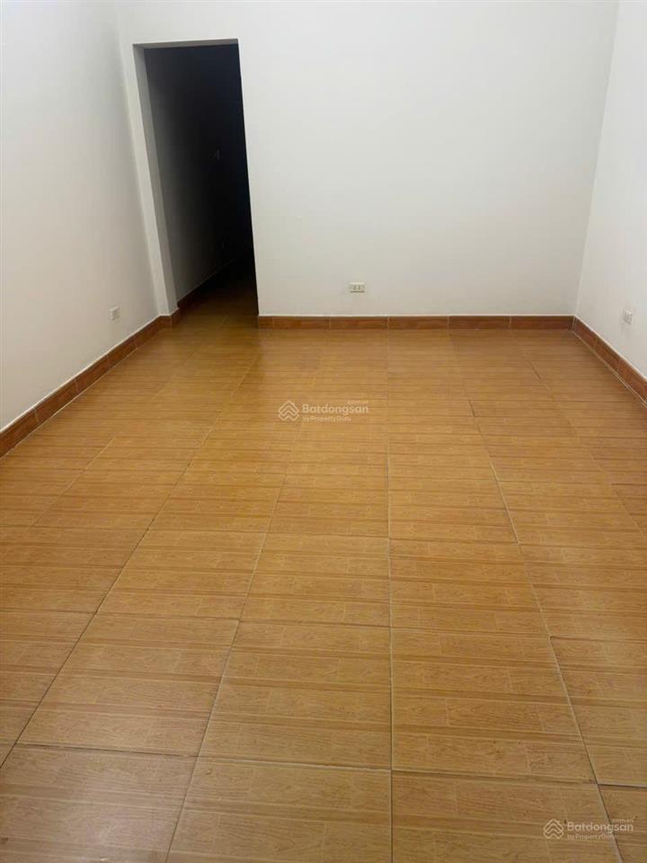 Chính chủ cho thuê nhà riêng 70m2,3,5 tầng, 3pn,gần chợ, trường c1,2,3 thanh trì,vh. ưu tiên hộ gdd