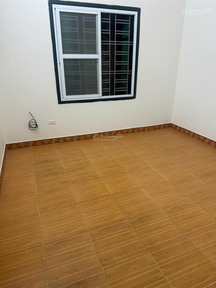 Chính chủ cho thuê nhà riêng 70m2,3,5 tầng, 3pn,gần chợ, trường c1,2,3 thanh trì,vh. ưu tiên hộ gdd