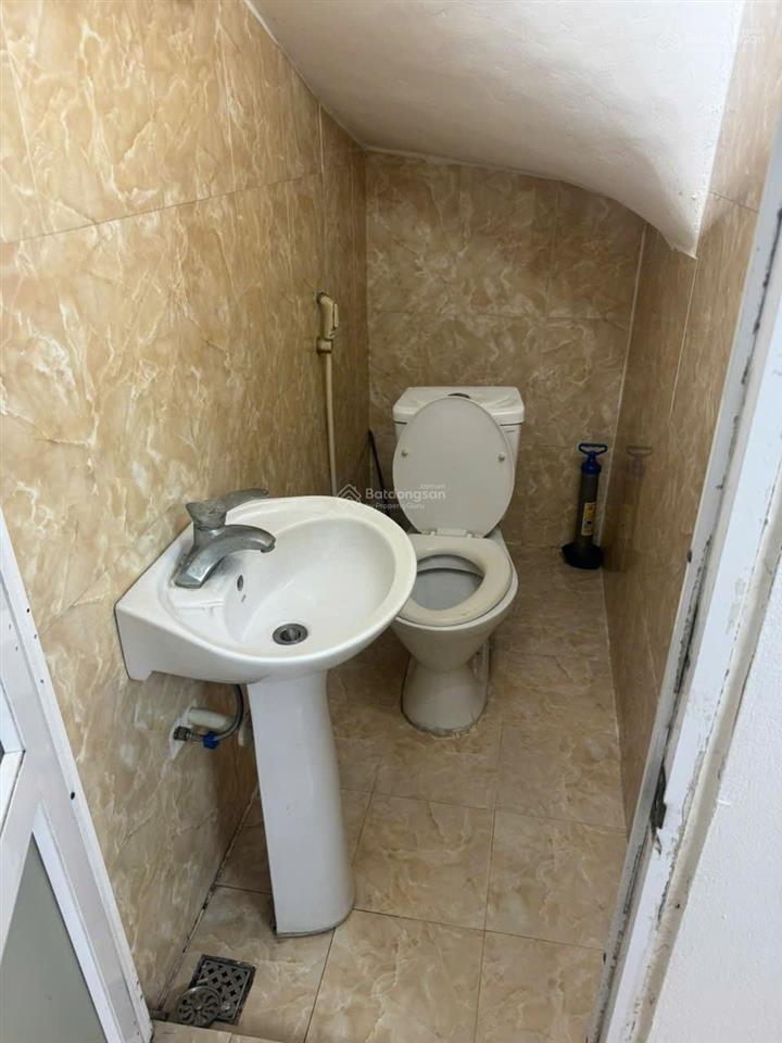 Chính chủ cho thuê nhà riêng 70m2,3,5 tầng, 3pn,gần chợ, trường c1,2,3 thanh trì,vh. ưu tiên hộ gdd