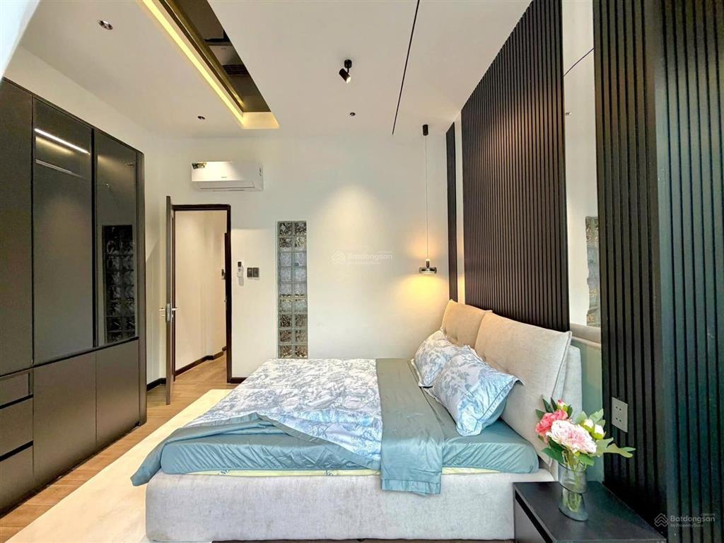 Chỉ sau lưng mt .60m2 ngang 5m ôtô đỗ sát nhà đường nguyễn nghiêm thanh khê