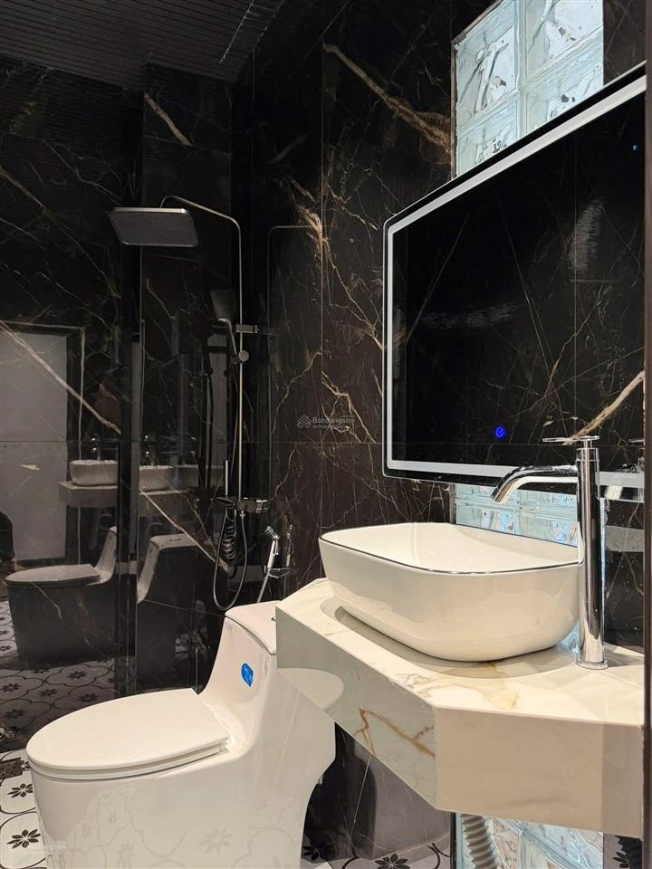 Chỉ sau lưng mt .60m2 ngang 5m ôtô đỗ sát nhà đường nguyễn nghiêm thanh khê