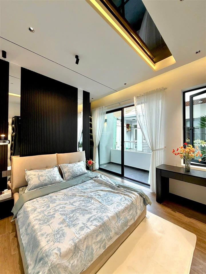 Chỉ sau lưng mt .60m2 ngang 5m ôtô đỗ sát nhà đường nguyễn nghiêm thanh khê