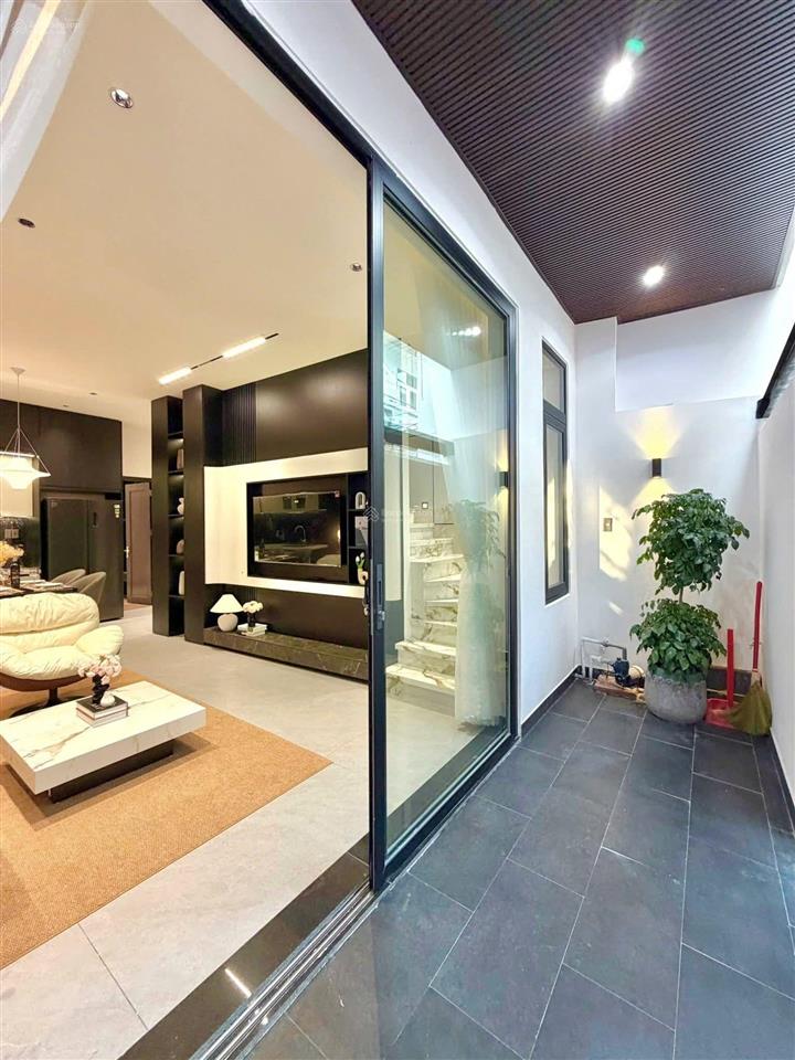 Chỉ sau lưng mt .60m2 ngang 5m ôtô đỗ sát nhà đường nguyễn nghiêm thanh khê