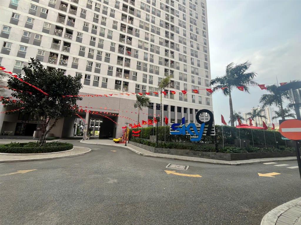 Bán căn hộ 2 phòng ngủ có sổ chung cư sky 9, giá tốt