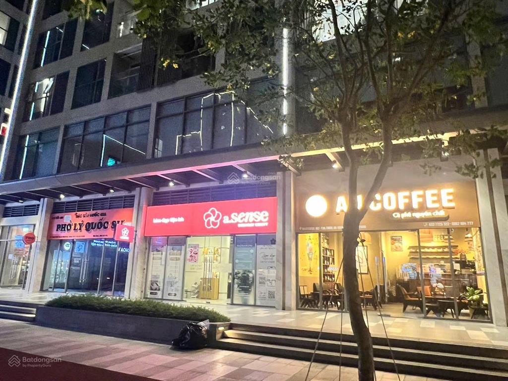 Siêu rẻ bán căn shop đế tòa masteri 7,2 tỷ sổ lâu dài đang sẵn dòng tiền thuê 28tr/th  0986 903 ***