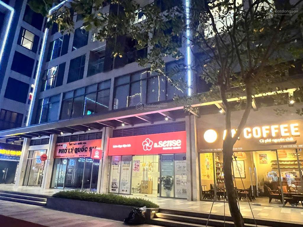 Siêu rẻ bán căn shop đế tòa masteri 7,2 tỷ sổ lâu dài đang sẵn dòng tiền thuê 28tr/th  0986 903 ***