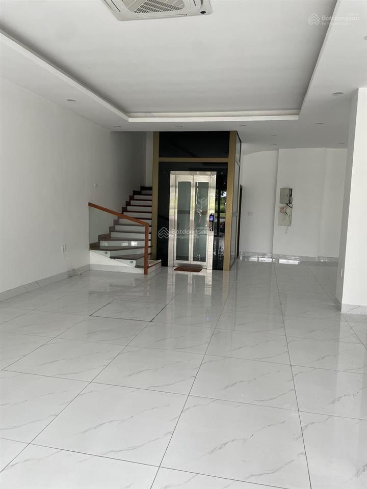 Bán cặp căn đập thông mặt đường 52m mặt tiền 10m sổ đỏ lâu dài đã hoàn thiện nội thất có thang máy