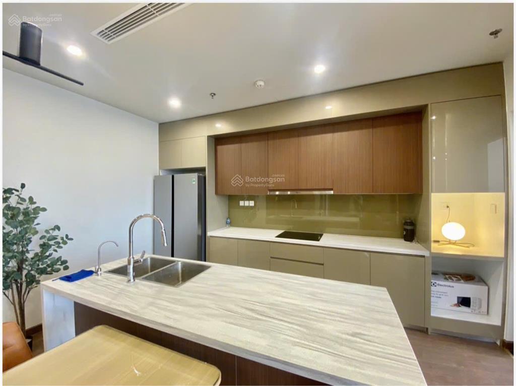 Chủ nước ngoài cần bán căn hộ 3 phòng ngủ view hồ điều hòa giá 12.5 tỷ bao phí