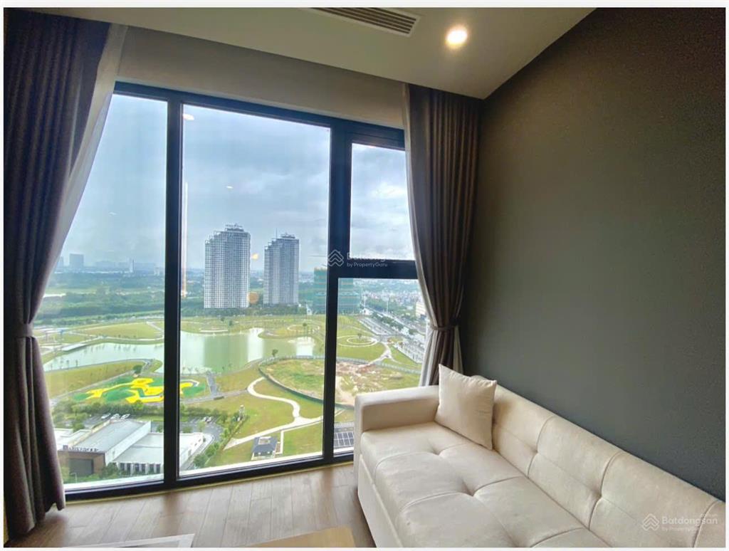 Chủ nước ngoài cần bán căn hộ 3 phòng ngủ view hồ điều hòa giá 12.5 tỷ bao phí