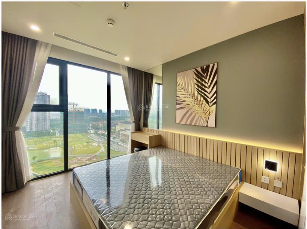 Chủ nước ngoài cần bán căn hộ 3 phòng ngủ view hồ điều hòa giá 12.5 tỷ bao phí