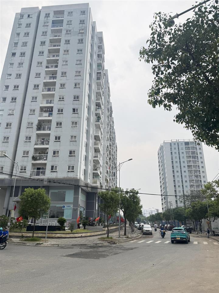 Chính chủ cần bán căn chung cư phường đông hưng thuận 56 m2 tham lương 2 pn 2 w giá tốt cho anh chi