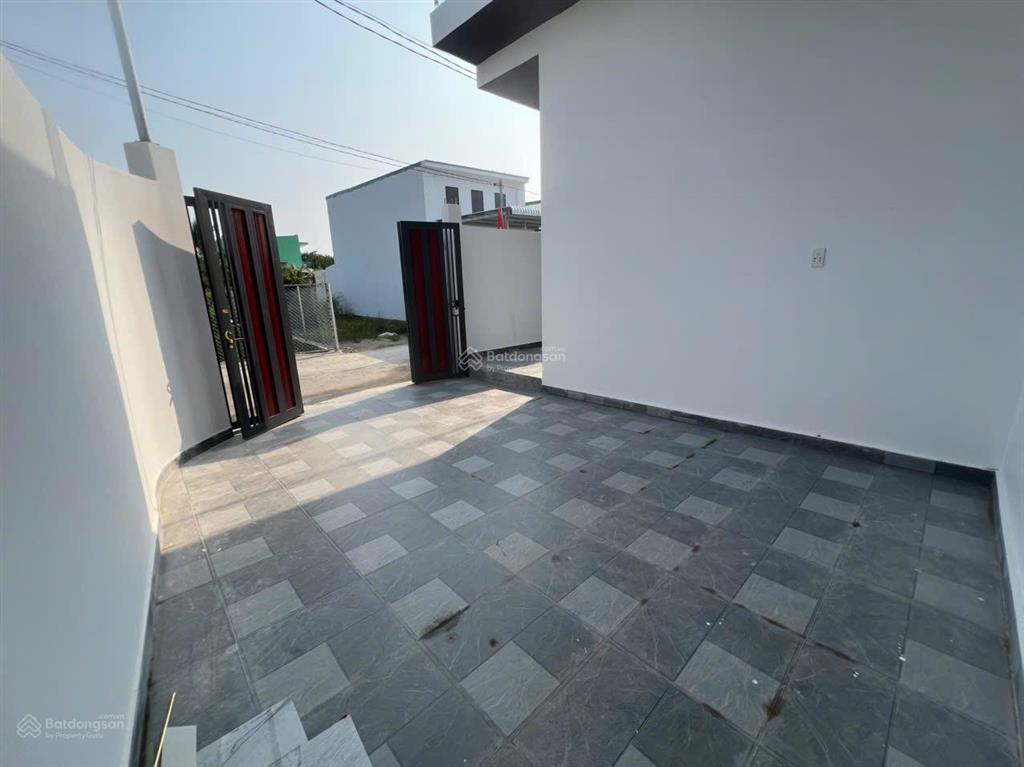 Nhà đẹp 1 trệt 1 lầu full thổ cư ngang 8m diên toàn, diên khánh cách biển nha trang 8km