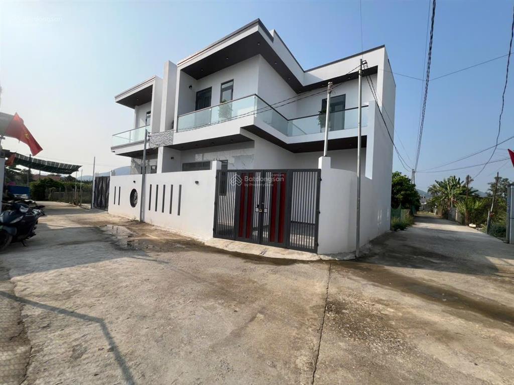 Nhà đẹp 1 trệt 1 lầu full thổ cư ngang 8m diên toàn, diên khánh cách biển nha trang 8km