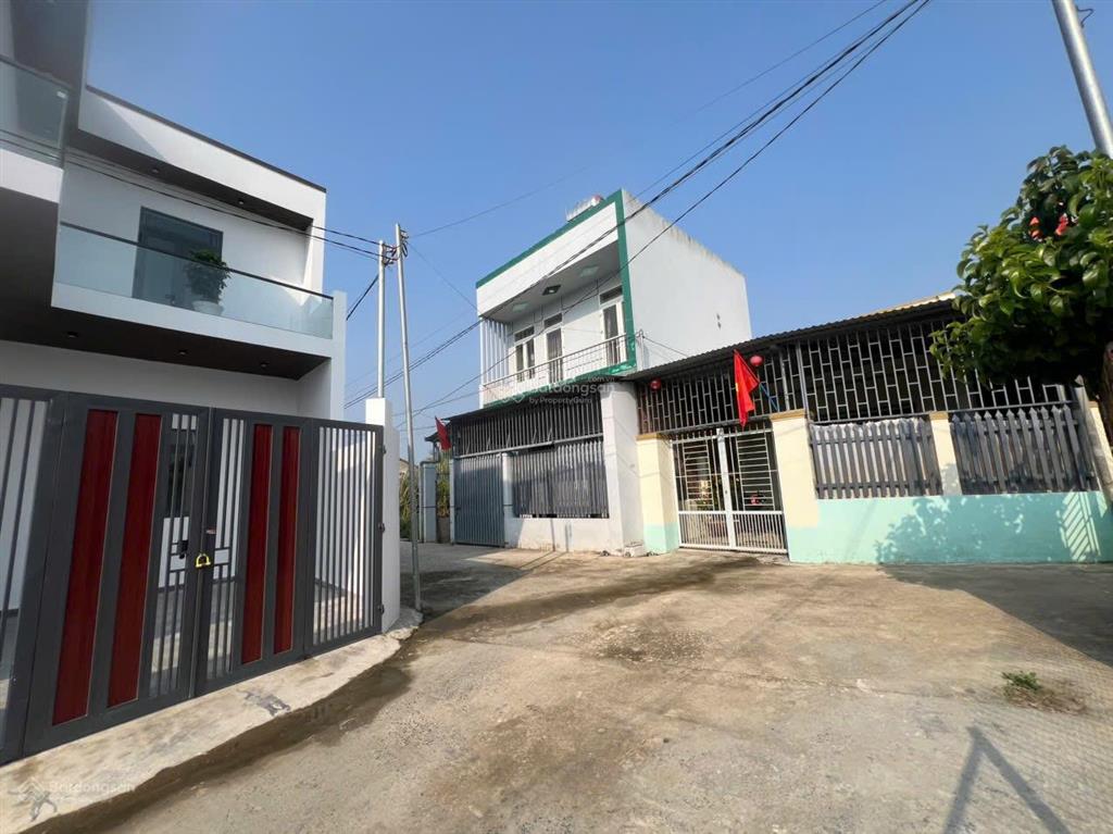 Nhà đẹp 1 trệt 1 lầu full thổ cư ngang 8m diên toàn, diên khánh cách biển nha trang 8km