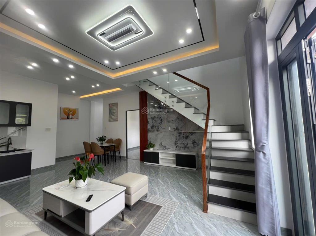 Nhà đẹp 1 trệt 1 lầu full thổ cư ngang 8m diên toàn, diên khánh cách biển nha trang 8km