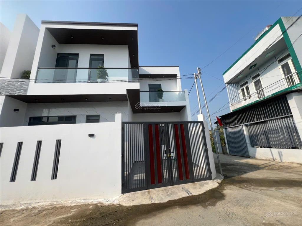 Nhà đẹp 1 trệt 1 lầu full thổ cư ngang 8m diên toàn, diên khánh cách biển nha trang 8km