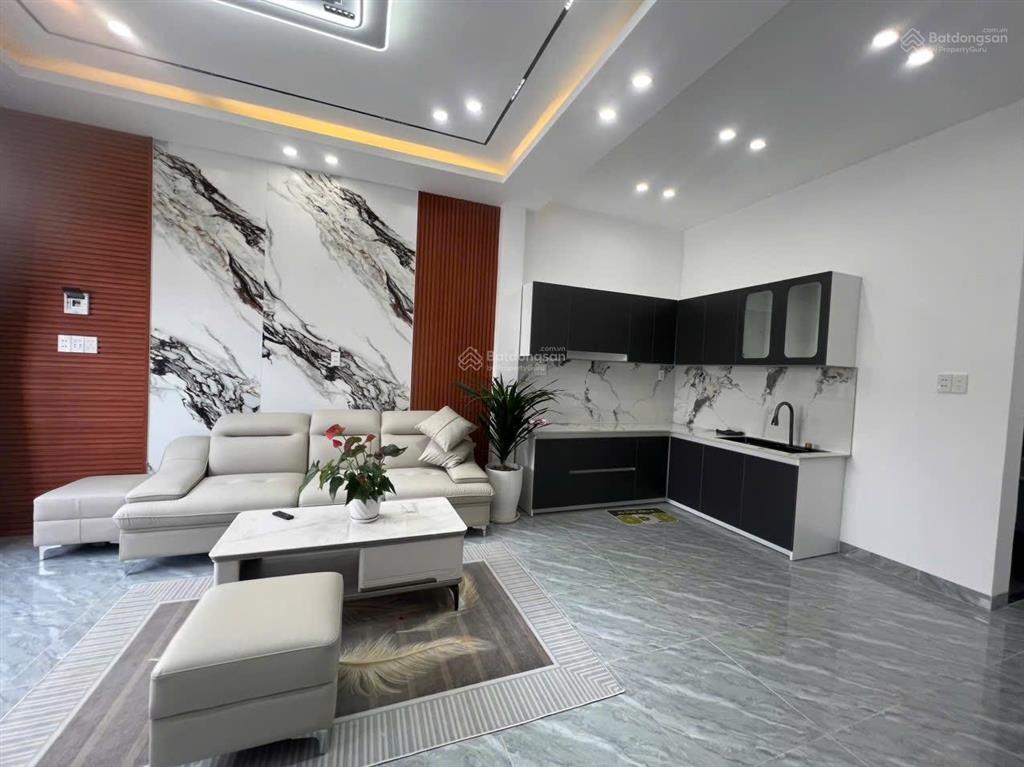 Nhà đẹp 1 trệt 1 lầu full thổ cư ngang 8m diên toàn, diên khánh cách biển nha trang 8km
