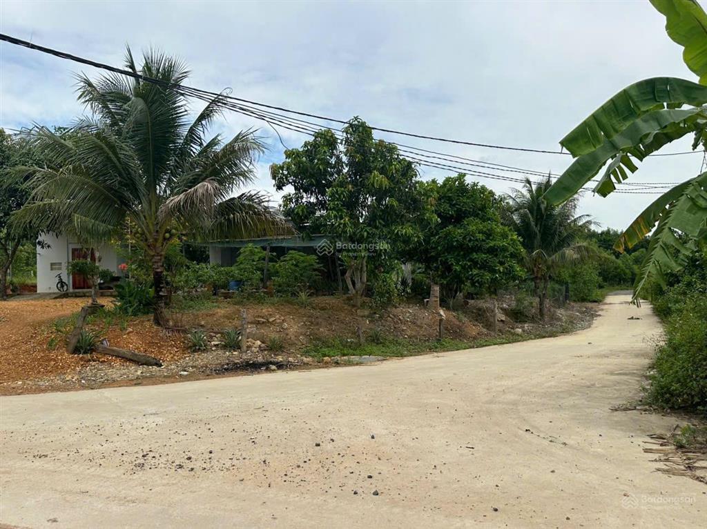 Bán nhà vườn dt 531m2 tại khánh đông, khánh vĩnh, lô góc đẹp nở hậu, đường ôtô 6m, giá 899 triệu tl