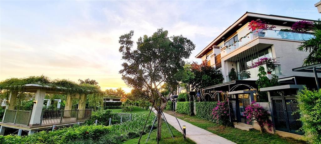 Bán nhà phố liền kề lavila phước kiển, nam sài gòn. giá 11,9 tỷ.  0911 199 ***