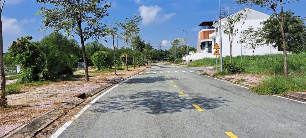 Bán đất kdc bộ công an đường phạm hữu lầu, phước kiển, nhà bè. giá 63tr/m2.  0911 199 ***.