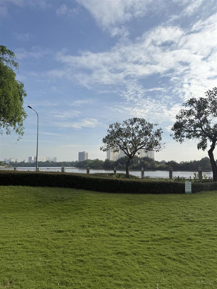Bán biệt thự đơn lập view sông siêu đẹp nine south. giá 60 tỷ full all in