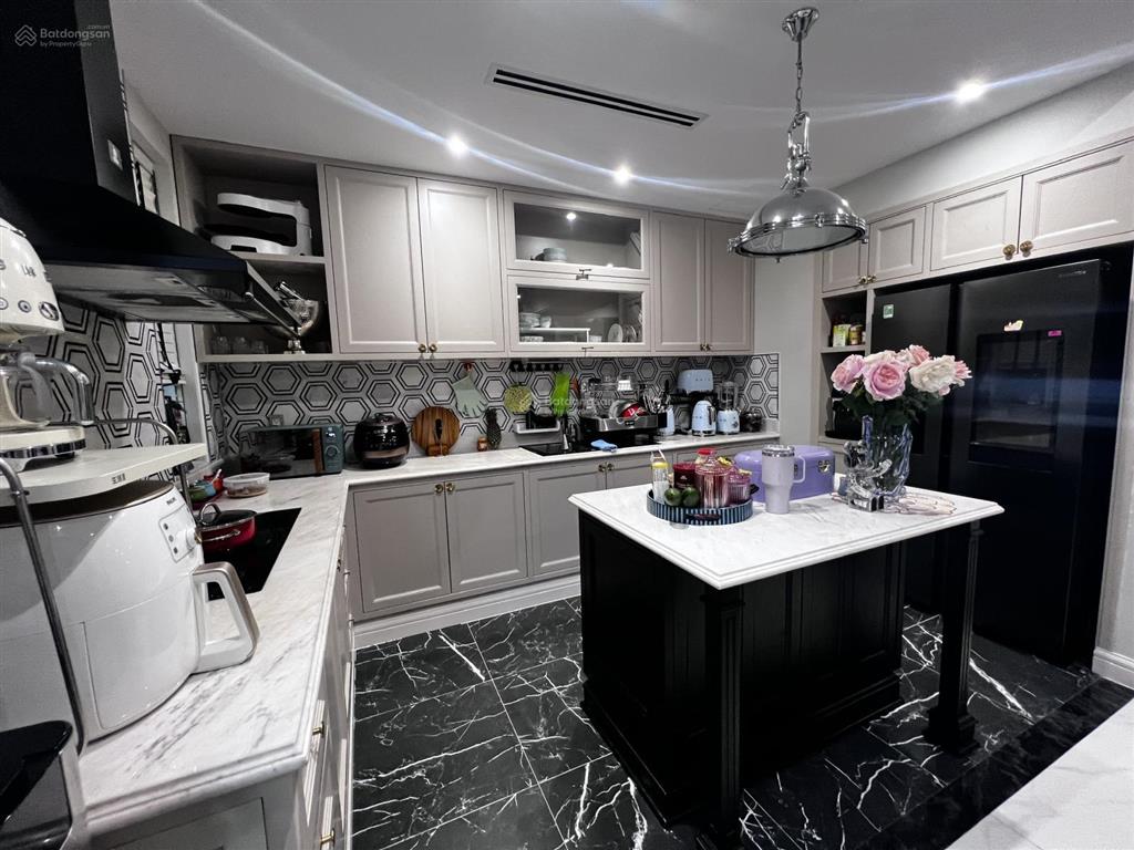 Biệt thự phố lavila full nội thất cao cấp, giá hấp dẫn.  0911 199 ***