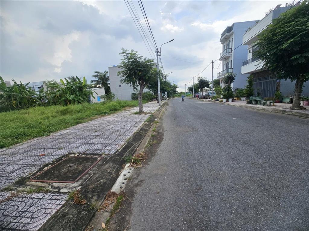  0795 014 *** lô đất 110m2 khu dân cư đường đt835b phước lý, cần giuộc 1tỷ120, về bình chánh 4p